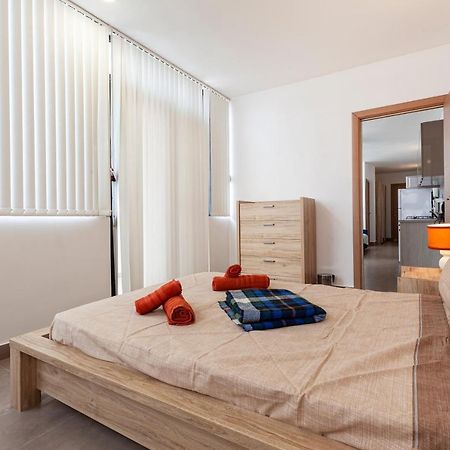 Perfect Seaview Penthouse Διαμέρισμα Σεντ Πόλς Μπέι Εξωτερικό φωτογραφία